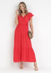Born2be - Czerwona Sukienka Cephemus. Kolor: czerwony. Materiał: materiał. Wzór: gładki, jednolity. Sezon: lato. Typ sukienki: kopertowe, rozkloszowane. Styl: wakacyjny. Długość: maxi #1