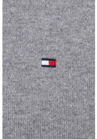 TOMMY HILFIGER - Tommy Hilfiger sweter z domieszką kaszmiru kolor szary lekki. Kolor: szary. Materiał: kaszmir. Styl: klasyczny #2