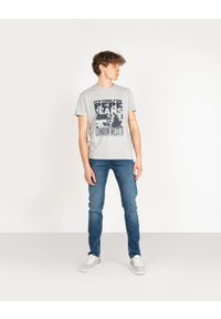 Pepe Jeans T-shirt "Alexis" | PM507724 | Alexis | Mężczyzna | Szary. Okazja: na co dzień. Kolor: szary. Materiał: wiskoza, bawełna. Wzór: aplikacja, nadruk. Styl: casual