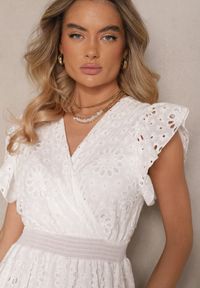 Renee - Biała Kopertowa Sukienka Ażurowa z Bufiastymi Rękawami Ldivaya. Okazja: na co dzień. Kolor: biały. Wzór: ażurowy. Sezon: lato. Typ sukienki: kopertowe. Styl: wizytowy, klasyczny, casual #3