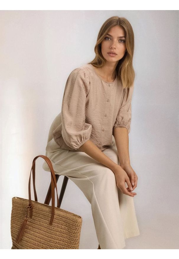 Sinsay - Bluzka koszulowa z bufiastymi rękawami i wiskozą - beżowy. Kolor: beżowy. Materiał: wiskoza