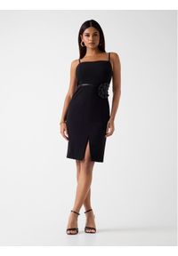 Guess Sukienka codzienna 180023 Czarny Classic Fit. Okazja: na co dzień. Kolor: czarny. Typ sukienki: proste. Styl: casual #1