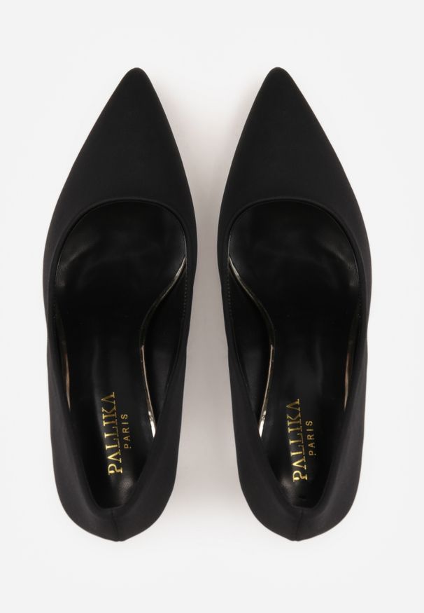 Renee - Czarne Gładkie Szpilki z Tkaniny w Klasycznym Stylu Jynienne. Okazja: na spotkanie biznesowe. Kolor: czarny. Materiał: tkanina. Wzór: gładki. Obcas: na szpilce. Styl: klasyczny