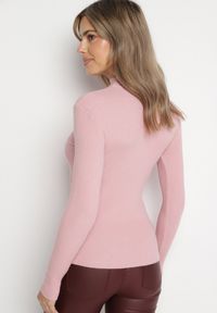 Born2be - Jasnoróżowy Sweter z Golfem z Ozdobnym Wycięciem Essine. Typ kołnierza: golf. Kolor: różowy. Materiał: materiał. Sezon: zima #4