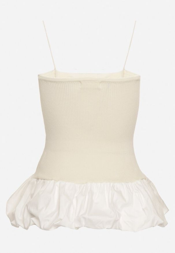 Born2be - Beżowy Prążkowany Top z Ozdobną Falbanką Alutte. Okazja: na co dzień. Kolor: beżowy. Materiał: prążkowany. Sezon: wiosna, lato. Styl: casual, elegancki