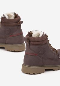 Born2be - Brązowe Płaskie Sznurowane Traperki Clibee Ozdobione Tłoczeniem Cediel. Okazja: na spacer, na uczelnię. Zapięcie: sznurówki. Kolor: brązowy. Wzór: aplikacja. Sezon: jesień. Styl: klasyczny #2