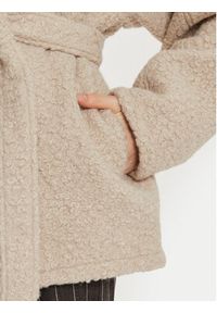Gina Tricot Płaszcz zimowy 24039 Beżowy Oversize. Kolor: beżowy. Materiał: syntetyk. Sezon: zima #3