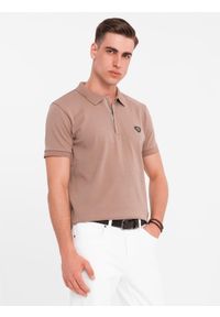 Ombre Clothing - Koszulka męska polo z dekoltem na zamek - jasnobrązowa V3 - Rozmiar: XXL. Okazja: na co dzień. Typ kołnierza: polo. Kolor: brązowy. Materiał: bawełna, elastan, dzianina. Styl: sportowy, casual, elegancki