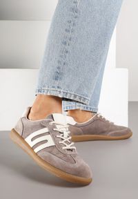 Born2be - Brązowe Skórzane Sneakersy w Stylu Tenisówek z Geometrycznym Zdobieniem Zaravella. Okazja: na co dzień. Kolor: brązowy. Materiał: skóra. Wzór: aplikacja, geometria #3