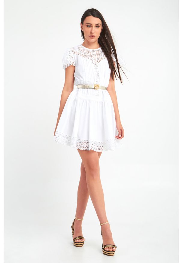 TwinSet - SUKIENKA TWINSET. Materiał: koronka. Długość rękawa: krótki rękaw. Wzór: ażurowy, koronka. Długość: mini