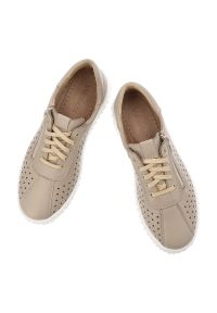 Półbuty damskie Wasak, ze skóry naturalnej licowej ażurowa cholewka zamek i sznurowanie lekka podeszwa, beżowe, 0812. Okazja: na co dzień. Zapięcie: sznurówki. Kolor: beżowy. Materiał: skóra. Szerokość cholewki: normalna. Wzór: ażurowy. Styl: casual, klasyczny, elegancki #5