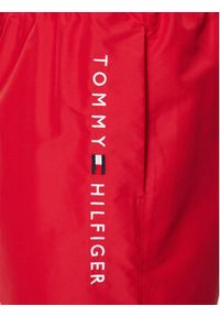 TOMMY HILFIGER - Tommy Hilfiger Szorty kąpielowe UM0UM03258 Czerwony Regular Fit. Kolor: czerwony. Materiał: syntetyk