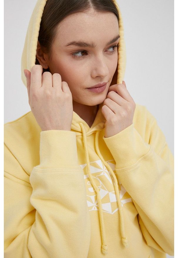 Levi's® - Levi's bluza bawełniana damska kolor żółty z kapturem z nadrukiem. Okazja: na spotkanie biznesowe. Typ kołnierza: kaptur. Kolor: żółty. Materiał: bawełna. Wzór: nadruk. Styl: biznesowy