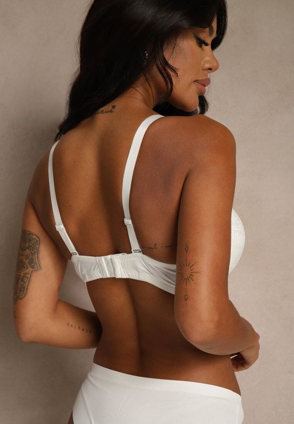 Renee - Jasnobeżowy Koronkowy Biustonosz Ozdobiony Przezroczystą Wstawką Acalinai. Kolor: beżowy. Materiał: koronka. Rodzaj stanika: przezroczysty. Wzór: aplikacja