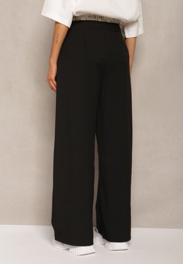Renee - Czarne Szerokie Spodnie w Stylu Garniturowym High Waist Folara. Okazja: na spotkanie biznesowe, do pracy. Stan: podwyższony. Kolor: czarny. Styl: biznesowy