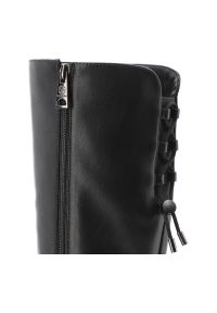 Czarne Kozaki Vinceza Stylowe Obuwie Damskie Zapinane Na Suwak. Okazja: na co dzień. Zapięcie: zamek. Kolor: czarny. Szerokość cholewki: normalna. Materiał: skóra. Sezon: zima, jesień. Obcas: na obcasie. Styl: elegancki. Wysokość obcasa: niski #7