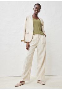 bonprix - T-shirt z czystego lnu. Typ kołnierza: dekolt w serek. Kolor: zielony. Materiał: len. Sezon: lato. Styl: elegancki #3