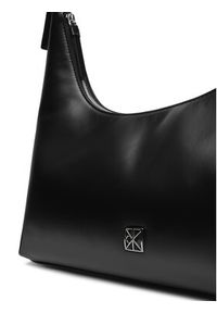 Calvin Klein Torebka Emblem Hw Lthr Shoulder Bag LV04F3262G Czarny. Kolor: czarny. Materiał: skórzane #4
