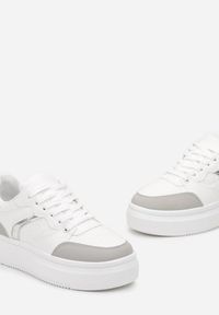 Born2be - Białe Sznurowane Sneakersy na Płaskiej Grubej Podeszwie z Metalicznymi Wstawkami Neradel. Kolor: biały. Materiał: materiał. Obcas: na płaskiej podeszwie #4