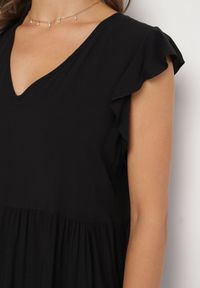 Born2be - Czarna Rozkloszowana Sukienka z Bawełny Ozdobiona Falbankami Natiriane. Okazja: na co dzień. Typ kołnierza: kołnierz z falbankami. Kolor: czarny. Materiał: bawełna. Wzór: aplikacja. Sezon: wiosna, lato. Styl: elegancki, casual #2