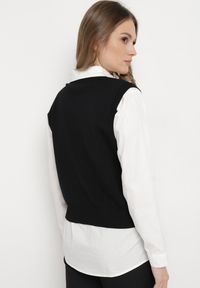 Born2be - Czarna Kamizelka z Prążkowanej Dzianiny z Klasyczną Koszulą Verisande. Okazja: na co dzień. Kolor: czarny. Materiał: dzianina, prążkowany. Styl: klasyczny #7