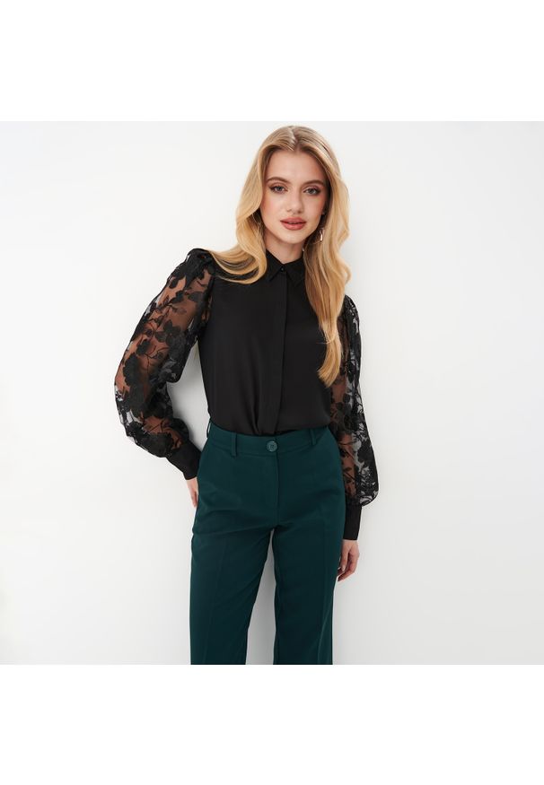 Mohito - Czarna koszula z dekoracyjnymi rękawami - Czarny. Kolor: czarny