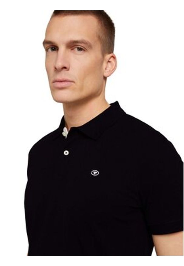 Tom Tailor Polo 1027713 Czarny Regular Fit. Typ kołnierza: polo. Kolor: czarny. Materiał: bawełna