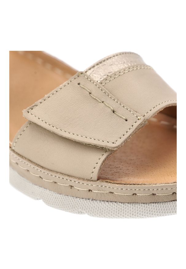 Beżowe Sandały Armodo Wygodne Obuwie Damskie. Okazja: na co dzień, na spacer. Zapięcie: rzepy. Kolor: beżowy. Materiał: skóra. Sezon: lato. Styl: casual, elegancki