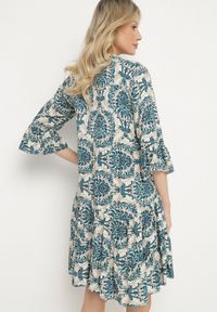 Born2be - Granatowo-Beżowa Rozkloszowana Sukienka z Bawełny z Falbanami w Ornamentalny Wzór Lanoreth. Okazja: na co dzień, na spacer. Typ kołnierza: dekolt w serek. Kolor: niebieski. Materiał: bawełna. Typ sukienki: rozkloszowane, proste. Styl: klasyczny, casual #4