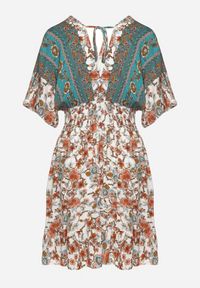 Born2be - Zielona Wiskozowa Sukienka w Kwiatowy Wzór z Wiązaniem z Tyłu Laturea. Okazja: na co dzień, na randkę. Typ kołnierza: dekolt w serek. Kolor: zielony. Materiał: wiskoza. Wzór: kwiaty. Typ sukienki: rozkloszowane, proste. Styl: casual #7