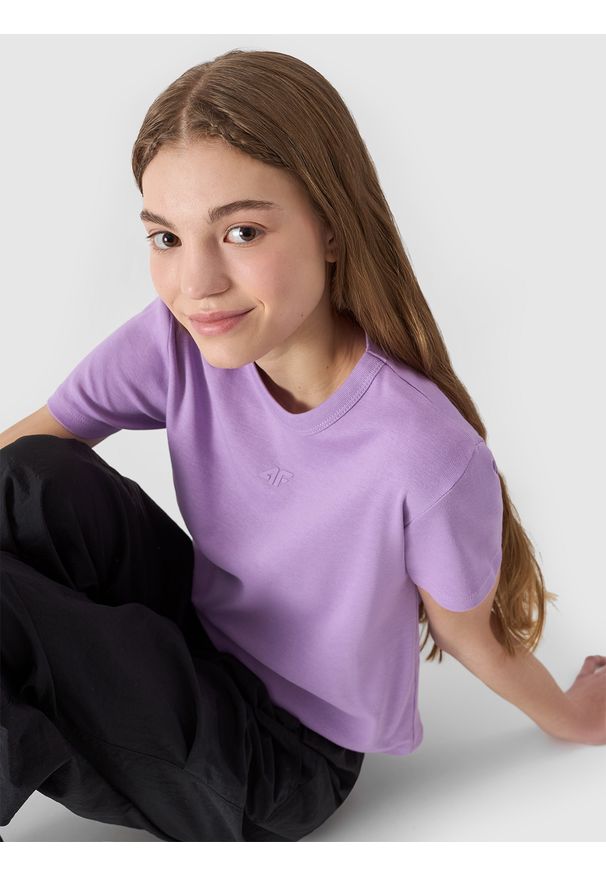 4f - 4F T-shirt gładki dziewczęcy - fioletowy 146 (10-11 lat). Okazja: na co dzień. Kolor: fioletowy. Materiał: bawełna, dzianina, materiał. Długość rękawa: krótki rękaw. Długość: krótkie. Wzór: gładki. Sezon: lato. Styl: sportowy, casual