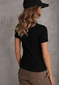 Renee - Czarny Bawełniany T-shirt o Dopasowanym Kroju z Prążkowanego Materiału Lailya. Okazja: na co dzień. Kolor: czarny. Materiał: prążkowany, materiał, bawełna. Wzór: gładki. Styl: casual, klasyczny #2