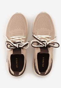 Born2be - Ciemnobeżowe Sneakersy z Podwójnym Sznurowaniem Fontarin. Nosek buta: okrągły. Kolor: beżowy. Materiał: materiał. Obcas: na obcasie. Wysokość obcasa: niski #8