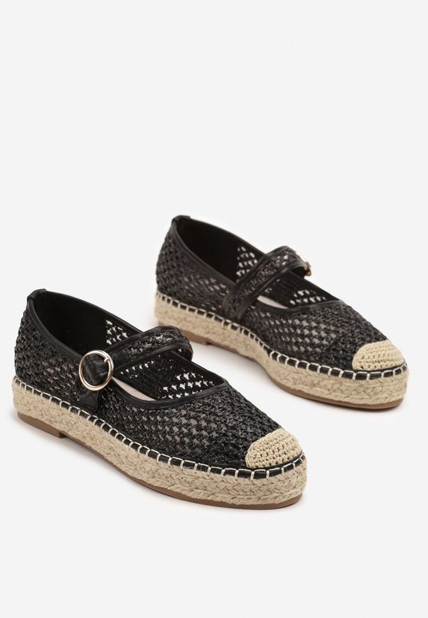 Renee - Czarne Espadryle z Plecionki z Ozdobnym Noskiem Sprzączką i Wkładką ze Skóry Eranwena. Okazja: na co dzień. Zapięcie: sprzączka. Kolor: czarny. Materiał: skóra. Wzór: aplikacja. Sezon: lato. Styl: elegancki, casual
