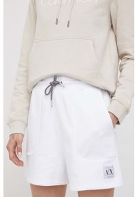 Armani Exchange szorty bawełniane damskie kolor biały z aplikacją high waist. Stan: podwyższony. Kolor: biały. Materiał: bawełna. Wzór: aplikacja