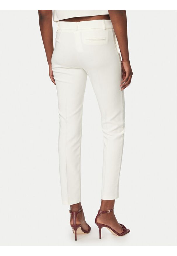 Rinascimento Spodnie materiałowe CFC0128638003 Biały Slim Fit. Kolor: biały. Materiał: syntetyk