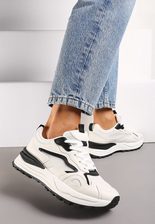 Renee - Beżowo-Czarne Sneakersy na Niskiej Platformie z Siateczką z Ozdobnymi Wstawkami Lelphine. Nosek buta: okrągły. Zapięcie: sznurówki. Kolor: beżowy. Materiał: materiał. Sezon: lato. Obcas: na platformie. Wysokość obcasa: niski