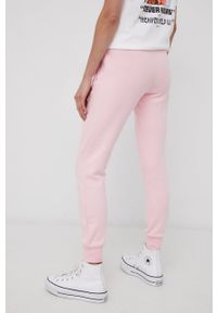 Ellesse Spodnie damskie kolor różowy melanżowe SGK13652-011. Kolor: różowy. Materiał: bawełna, dzianina. Wzór: melanż #3