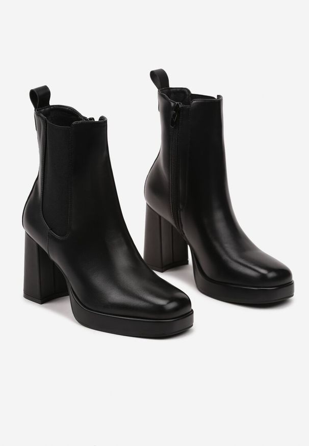 Renee - Czarne Botki Typu Sztyblety na Słupkowym Obcasie z Kwadratowym Noskiem Zinnaya. Kolor: czarny. Materiał: jeans. Sezon: zima, jesień. Obcas: na obcasie. Styl: elegancki. Wysokość obcasa: średni
