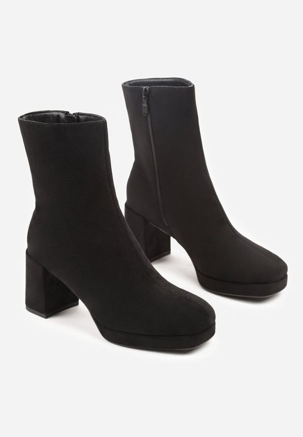 Born2be - Czarne Botki Vices z Imitacji Zamszu na Obcasie i Platformie z Kwadratowym Noskiem Faliresa. Okazja: na co dzień. Kolor: czarny. Materiał: zamsz. Obcas: na obcasie. Styl: casual, elegancki. Wysokość obcasa: średni