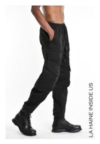 La Haine Inside Us Spodnie Cargo | 3P M1275 | Mężczyzna | Czarny. Okazja: na co dzień. Kolor: czarny. Materiał: bawełna, elastan. Długość: długie. Wzór: aplikacja. Sezon: lato. Styl: casual, klasyczny, elegancki #2