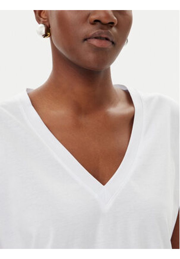 ViCOLO T-Shirt UD0003 Biały Regular Fit. Kolor: biały. Materiał: bawełna