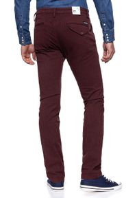 Lee - LEE SPODNIE MĘSKIE CHINO BURGUNDY ARRAY L768LL26. Okazja: na co dzień. Styl: casual, elegancki, wizytowy