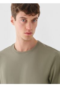 outhorn - T-shirt basic męski - khaki. Kolor: brązowy. Materiał: dzianina, bawełna, materiał. Wzór: gładki