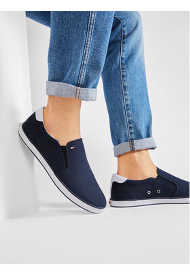 TOMMY HILFIGER - Tommy Hilfiger Tenisówki Harlow 2D FM0FM00597 Granatowy. Kolor: niebieski. Materiał: materiał