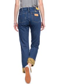 Wrangler - WRANGLER RETRO BOYFRIEND B&Y DARK HORSE W243SW22W. Wzór: jednolity, aplikacja. Styl: retro