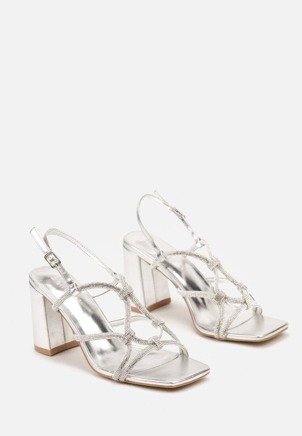 Renee - Srebrne Sandały na Obcasie z Cyrkoniami Zapinane Wokół Kostki Chrisstana. Kolor: srebrny. Materiał: jeans. Obcas: na obcasie. Styl: elegancki. Wysokość obcasa: średni