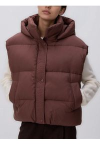 Reserved - Puchowa kamizelka - brązowy. Kolor: brązowy. Materiał: puch #1