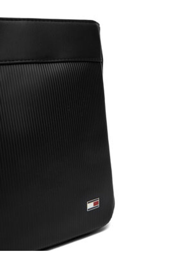 TOMMY HILFIGER - Tommy Hilfiger Saszetka Th Flag Mini Crossover AM0AM14014 Czarny. Kolor: czarny. Materiał: skóra