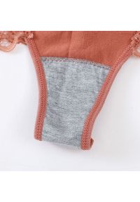 Intica - Stringi z wysokim stanem z delikatną koronką Lotte. Stan: podwyższony. Kolor: czarny. Materiał: koronka. Wzór: koronka #3